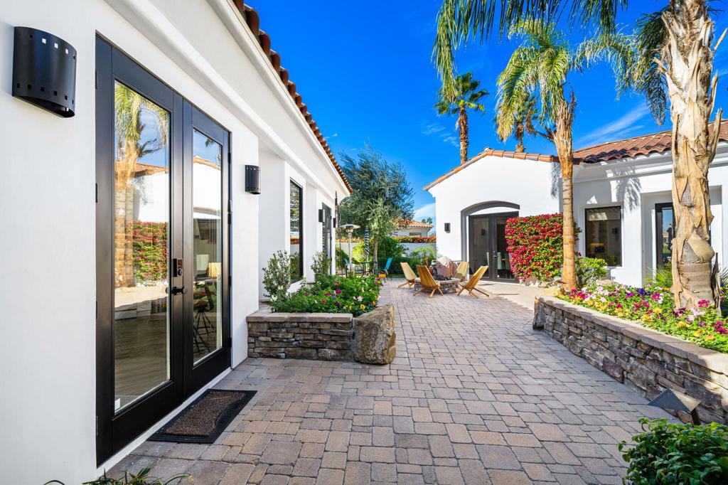 275 Loch Lomond Road