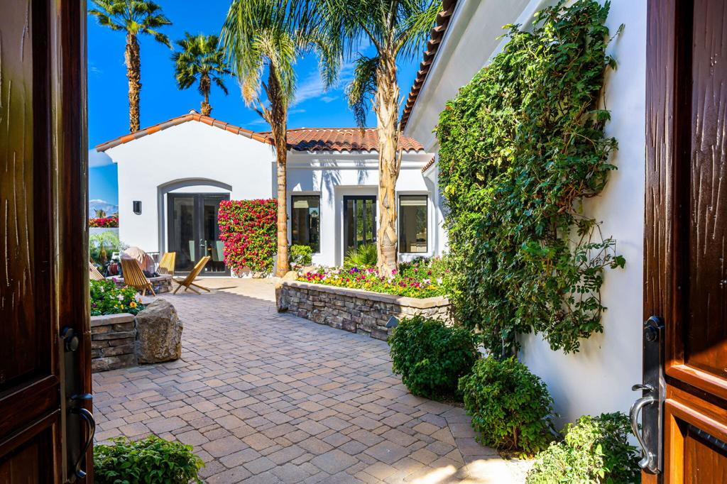 275 Loch Lomond Road