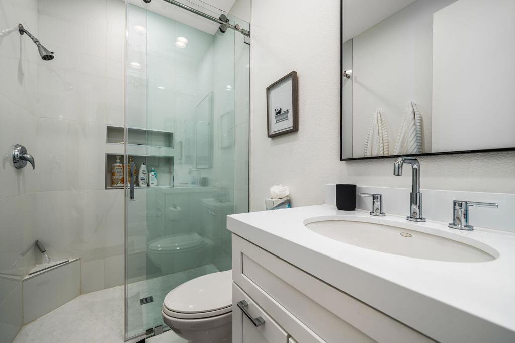 275 Loch Lomond Road