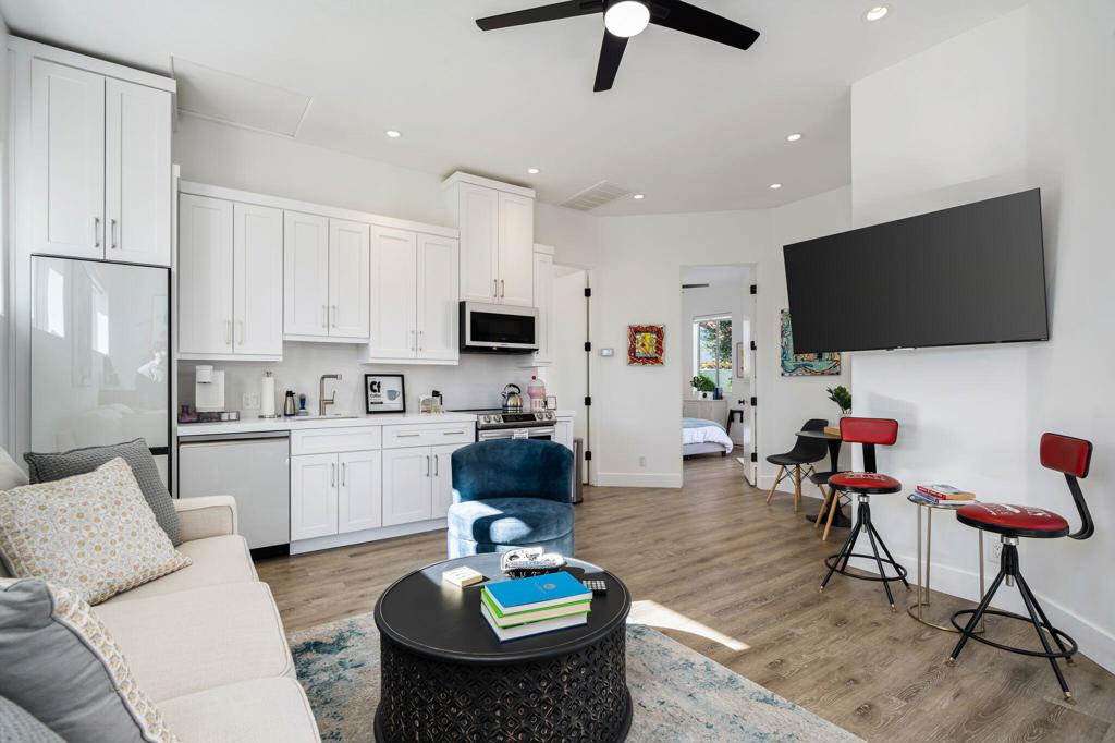 275 Loch Lomond Road