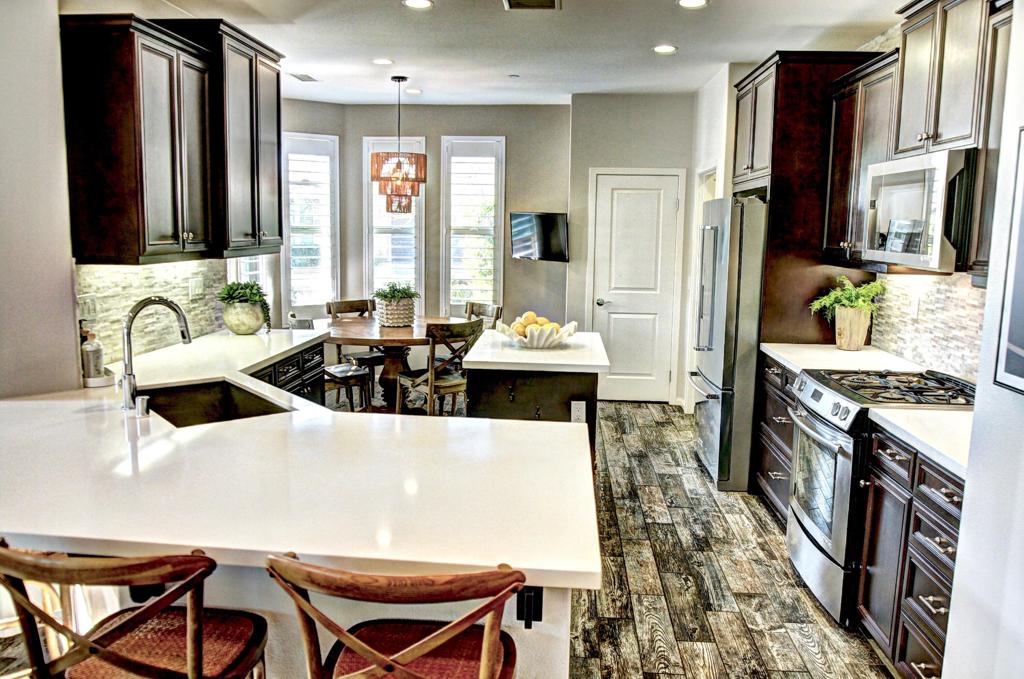 51234 Longmeadow Street