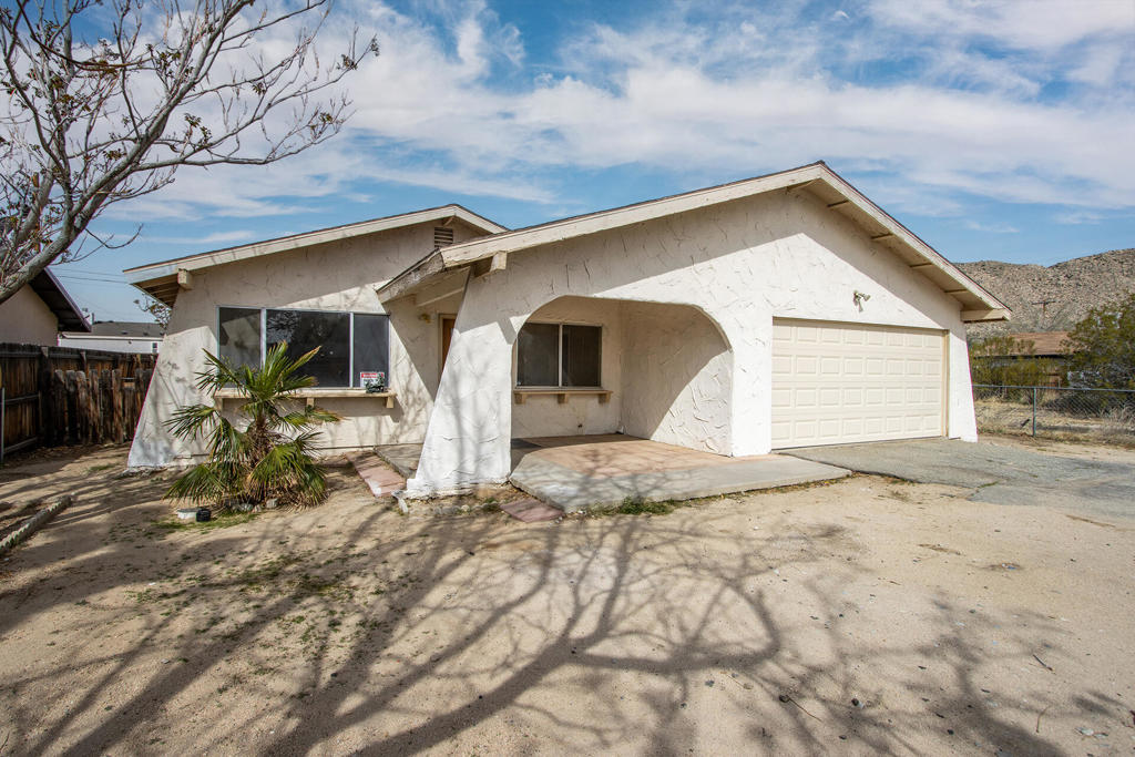 7120 Cholla Avenue