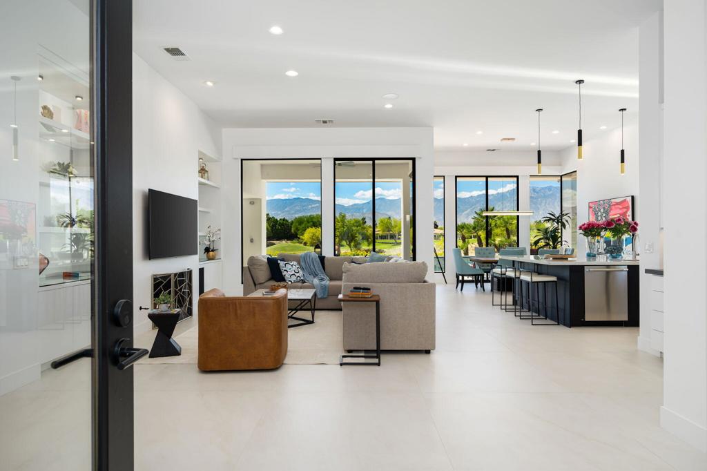 194 Loch Lomond Road