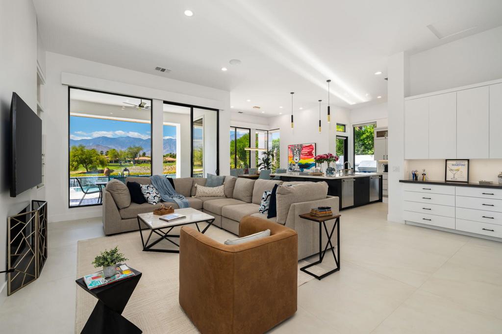 194 Loch Lomond Road