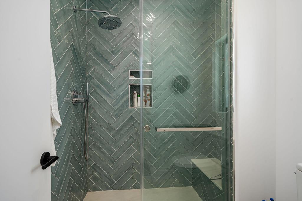 194 Loch Lomond Road