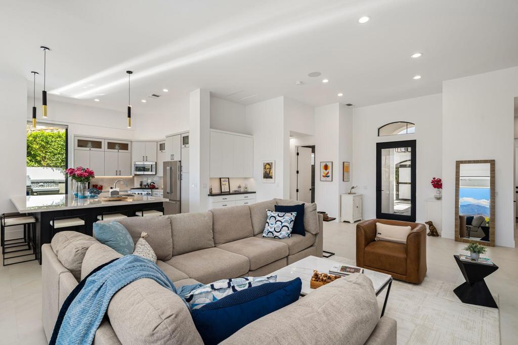 194 Loch Lomond Road