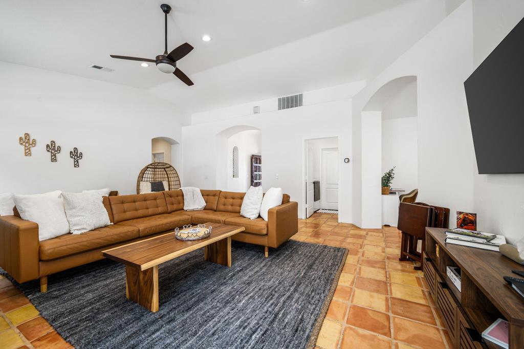 53845 Avenida Vallejo
