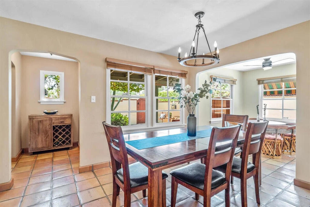 216 E Palo Verde Avenue