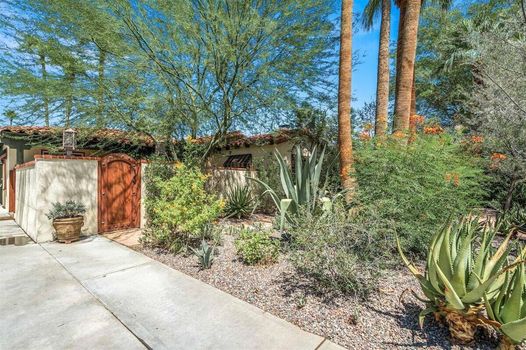 216 E Palo Verde Avenue