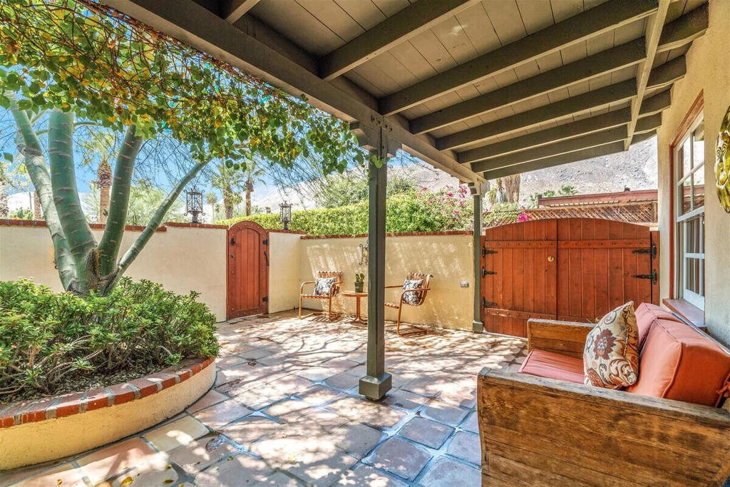216 E Palo Verde Avenue