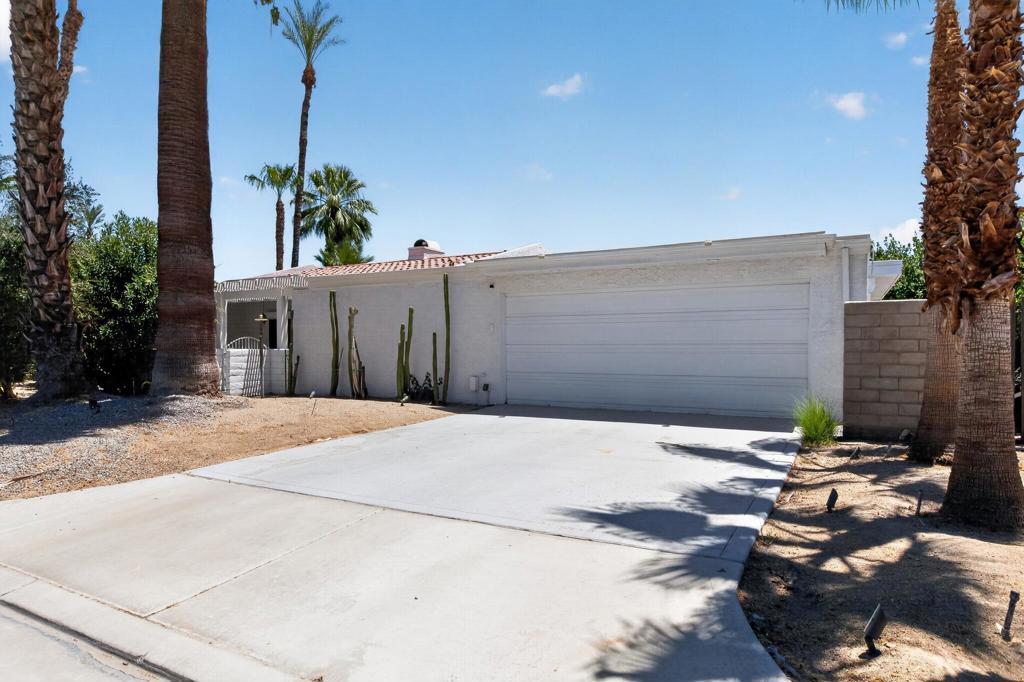 70325 Mottle Circle