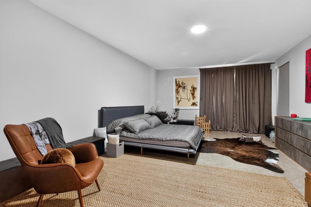70325 Mottle Circle