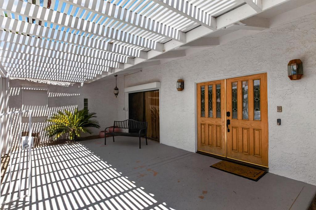 70325 Mottle Circle