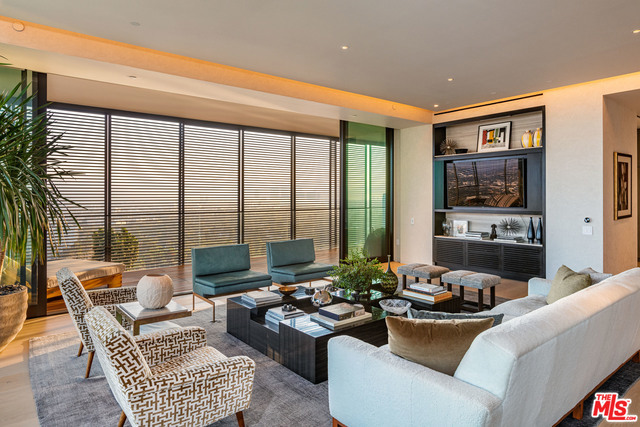 9040 W SUNSET Boulevard 1203