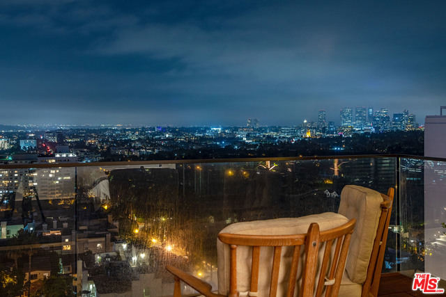 9040 W SUNSET Boulevard 1203