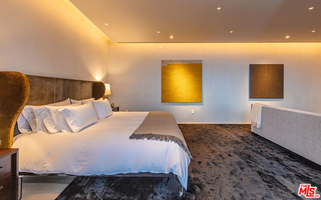 9040 W SUNSET Boulevard 1203