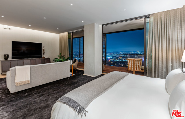 9040 W SUNSET Boulevard 1203