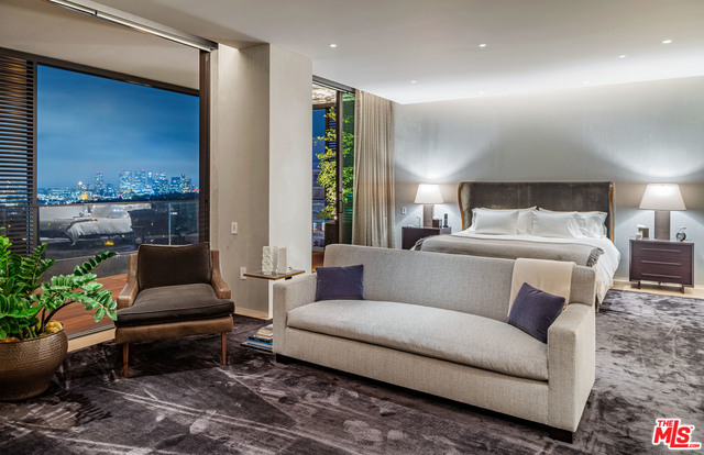 9040 W SUNSET Boulevard 1203