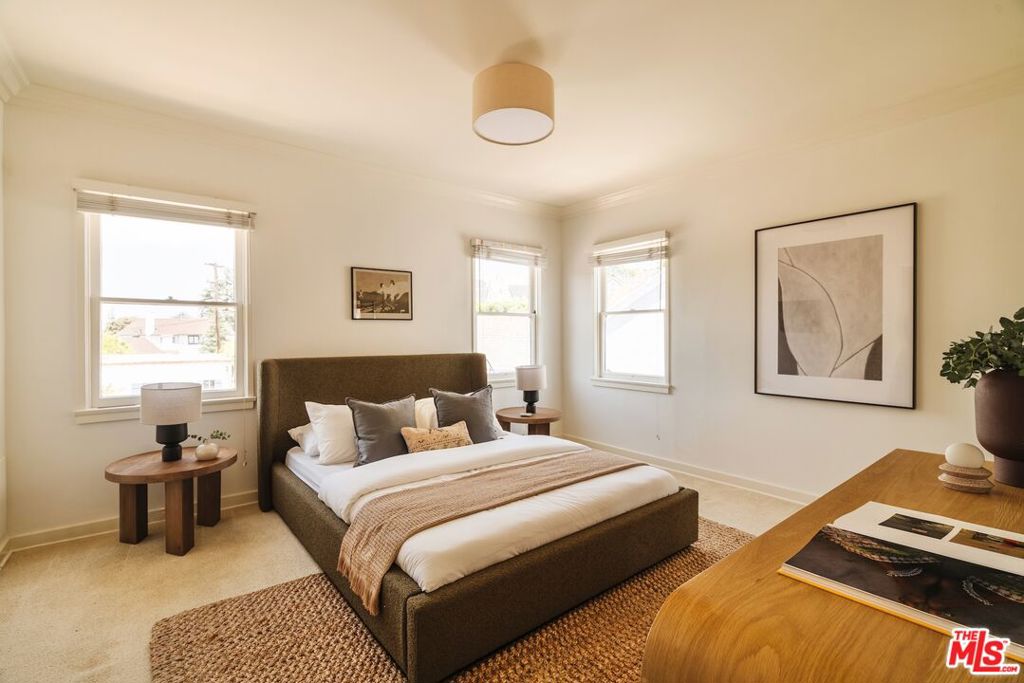 1565 N Columbus Avenue