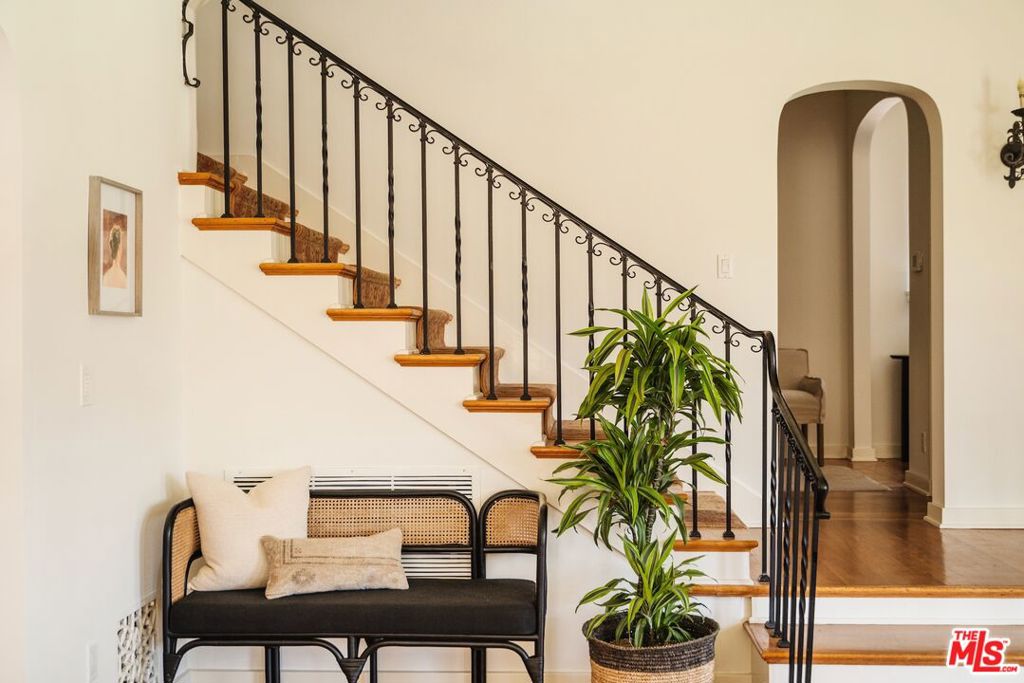 1565 N Columbus Avenue