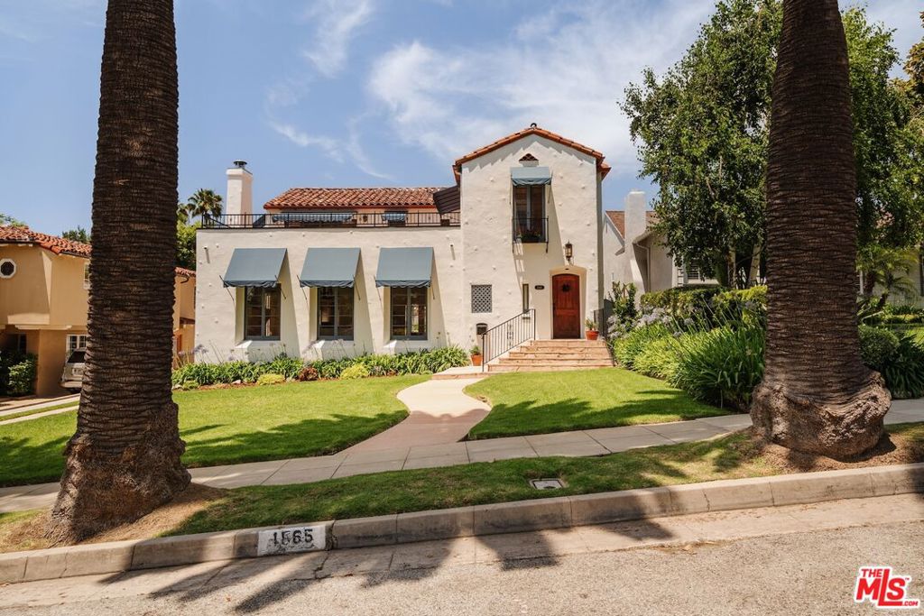 1565 N Columbus Avenue