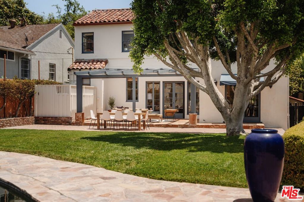 1565 N Columbus Avenue