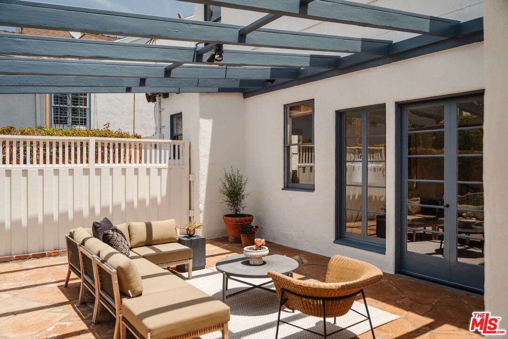 1565 N Columbus Avenue