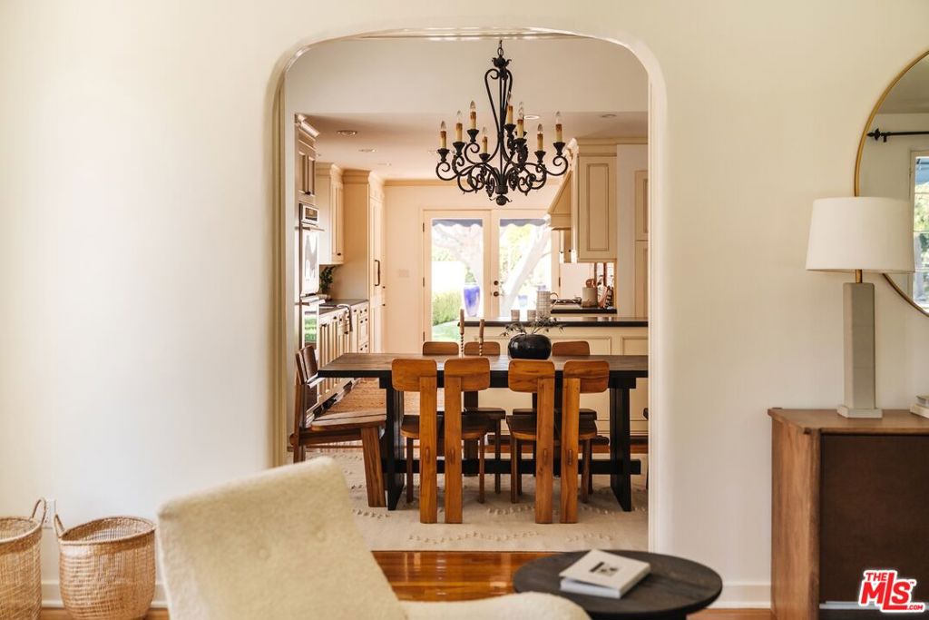 1565 N Columbus Avenue