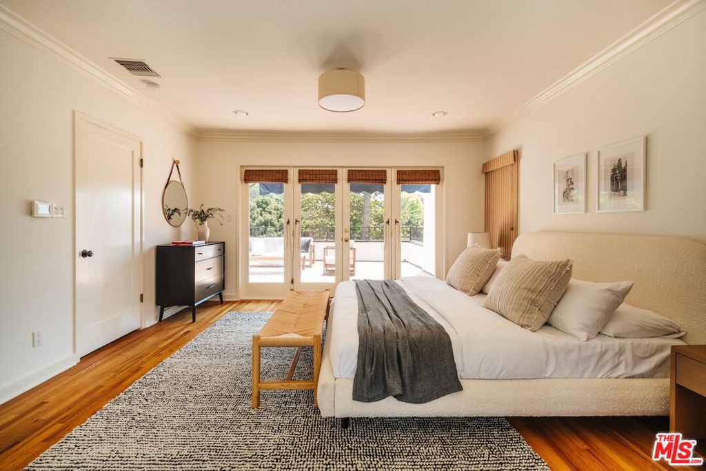 1565 N Columbus Avenue