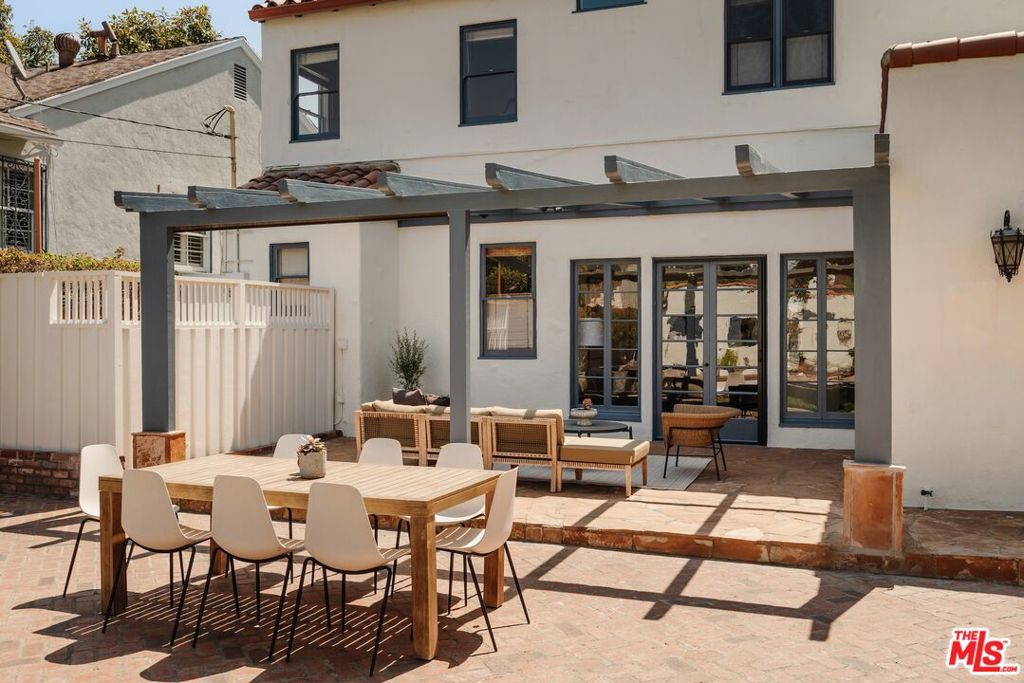 1565 N Columbus Avenue