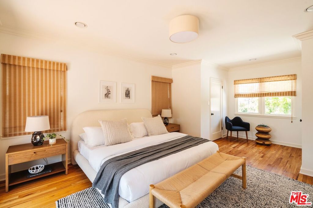 1565 N Columbus Avenue