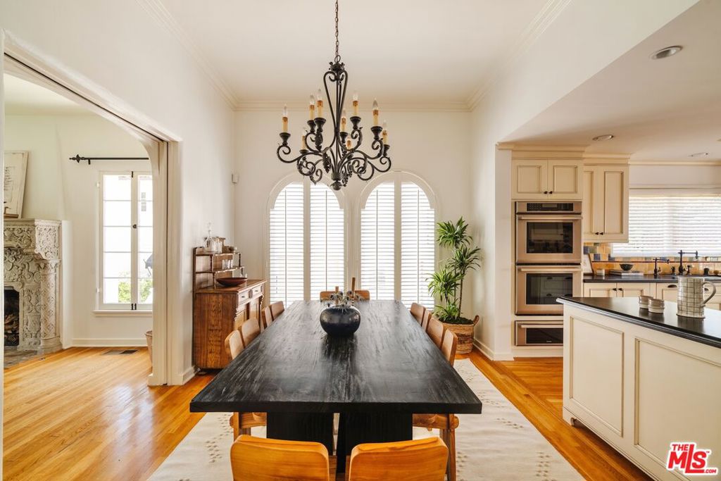 1565 N Columbus Avenue