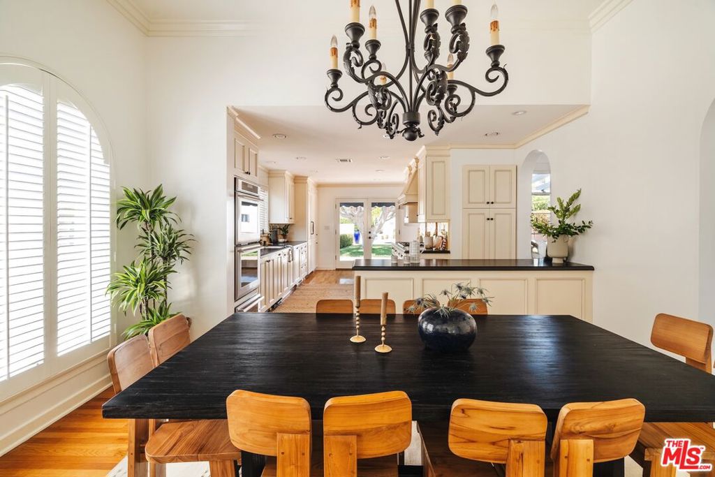 1565 N Columbus Avenue