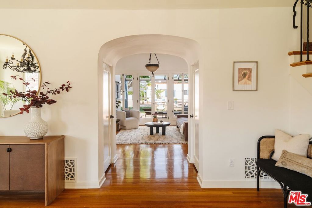 1565 N Columbus Avenue