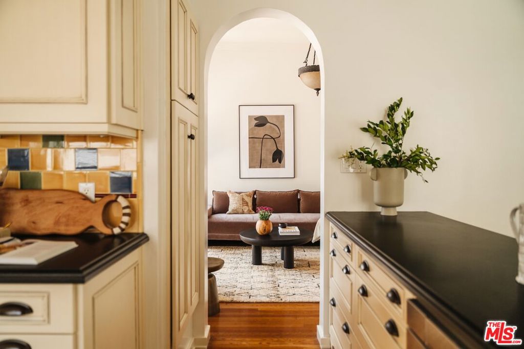 1565 N Columbus Avenue