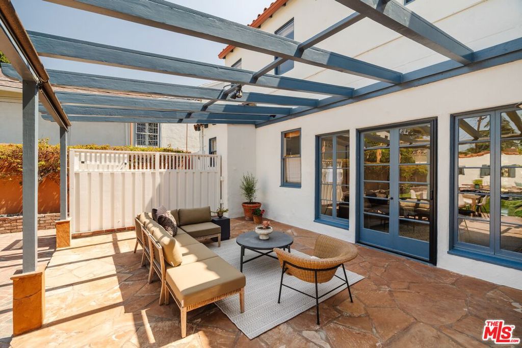 1565 N Columbus Avenue