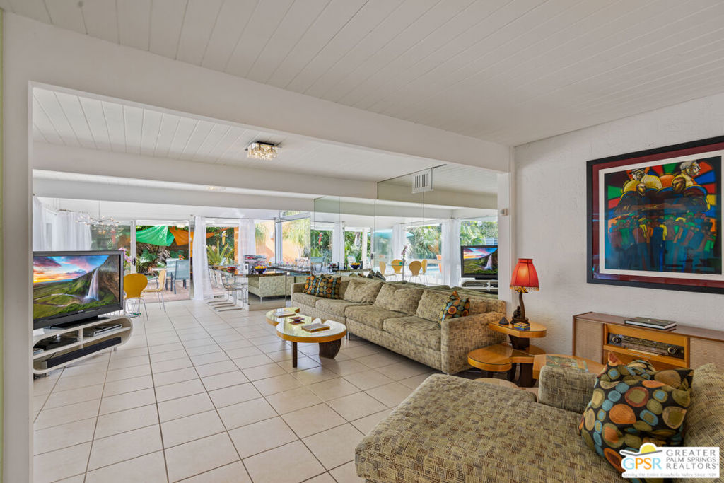 1635 Palm Tree Drive