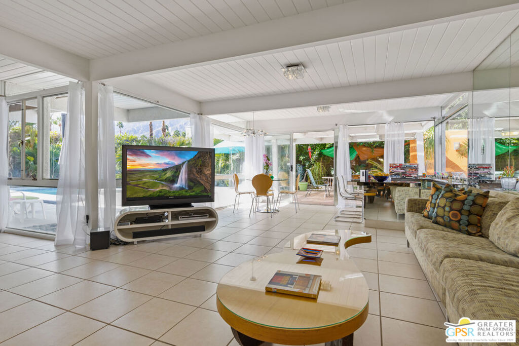 1635 Palm Tree Drive