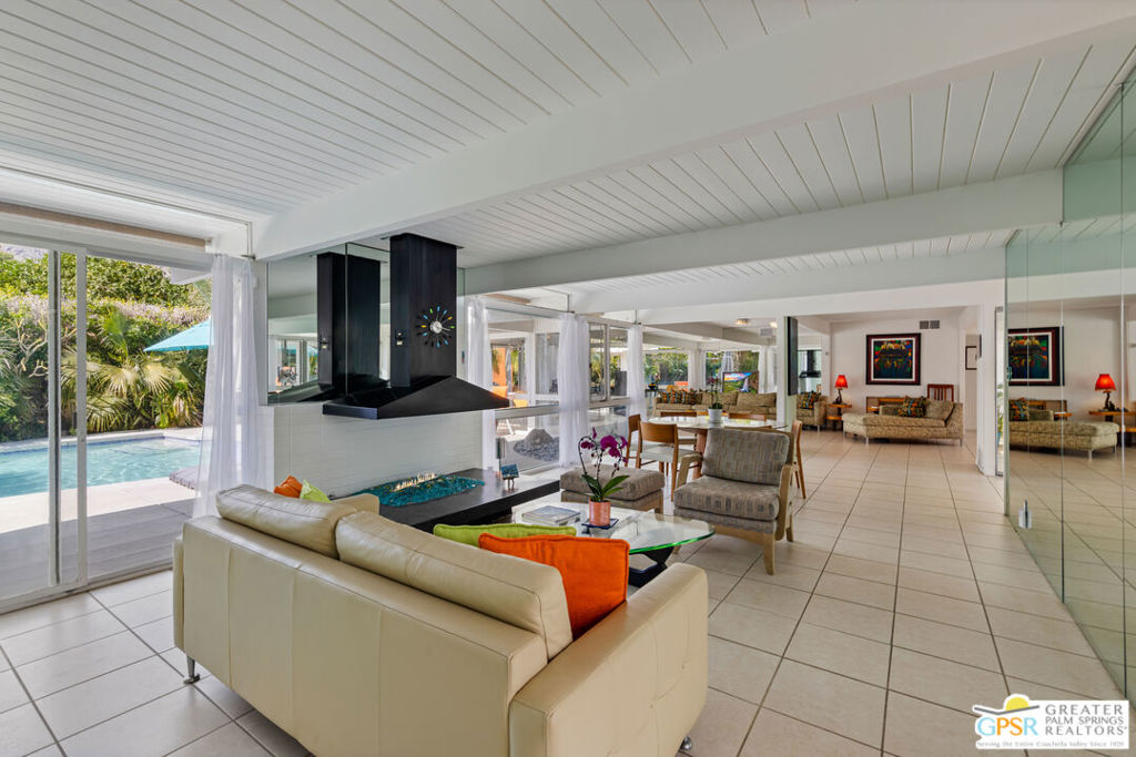 1635 Palm Tree Drive