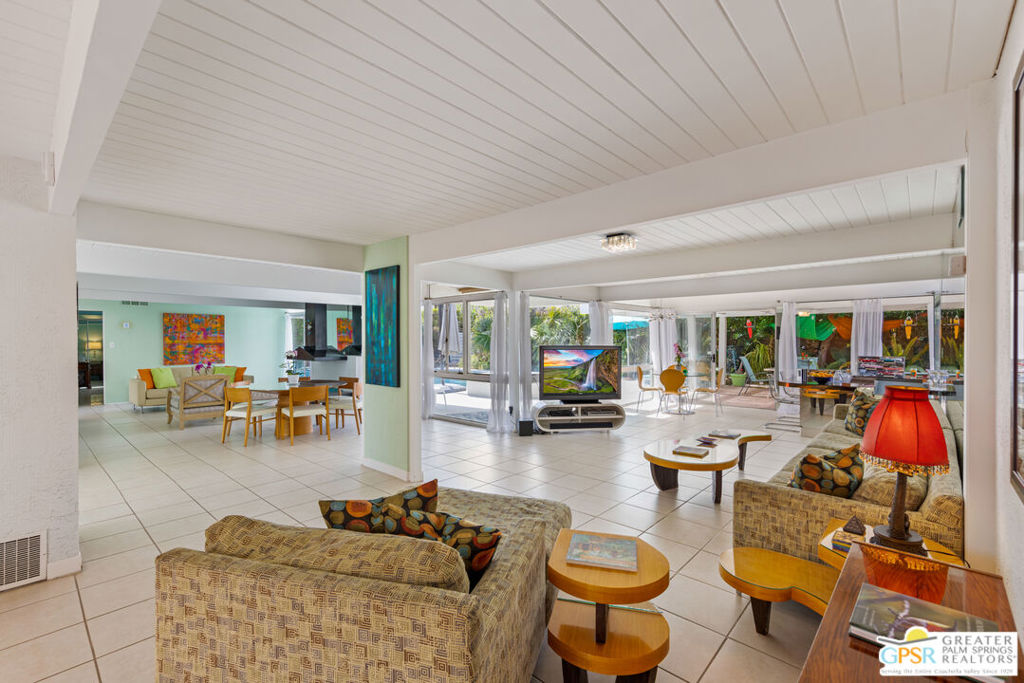 1635 Palm Tree Drive