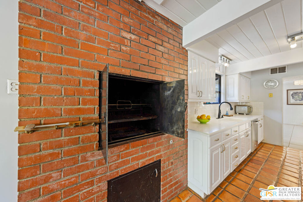 1635 Palm Tree Drive