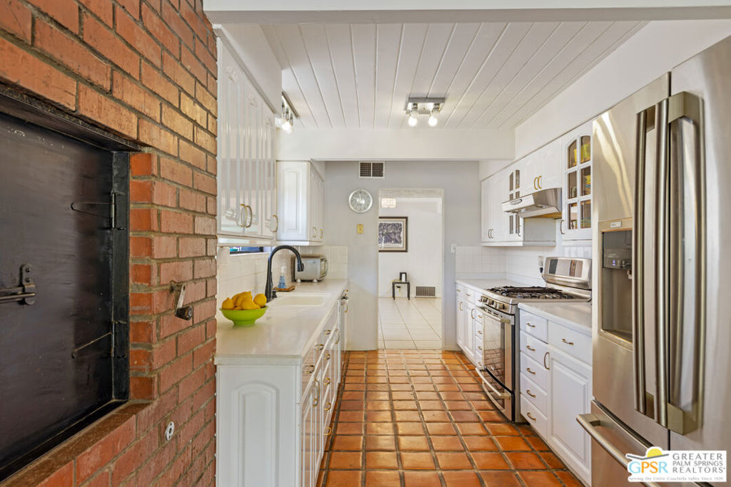 1635 Palm Tree Drive