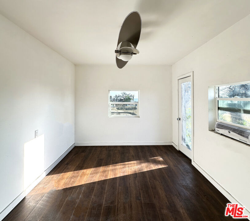 27 W Palm Street