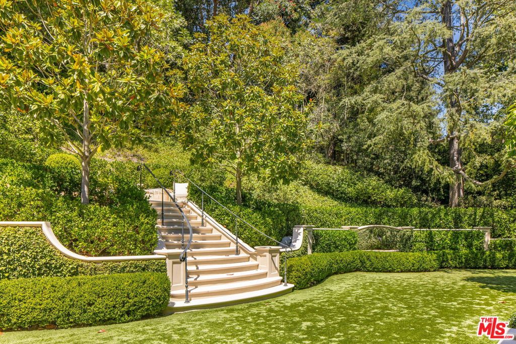 2401 Bowmont Drive