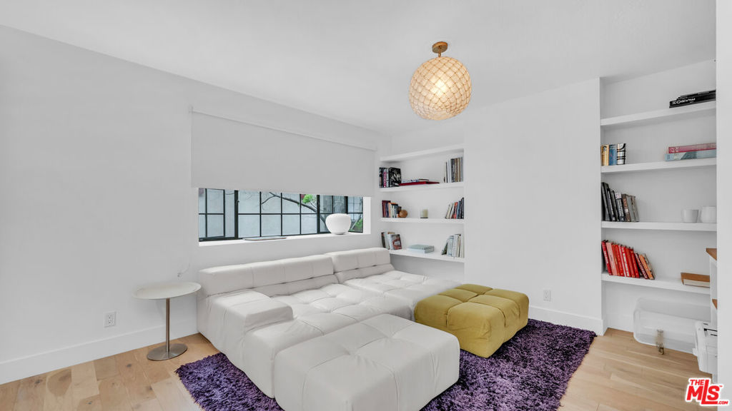 202 San Vicente Boulevard 15