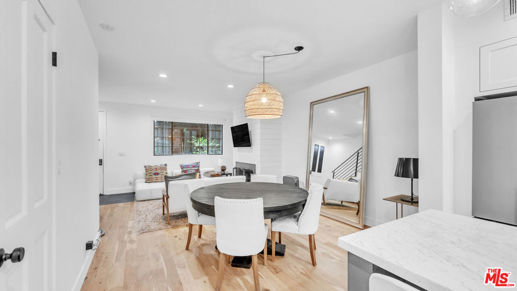 202 San Vicente Boulevard 15