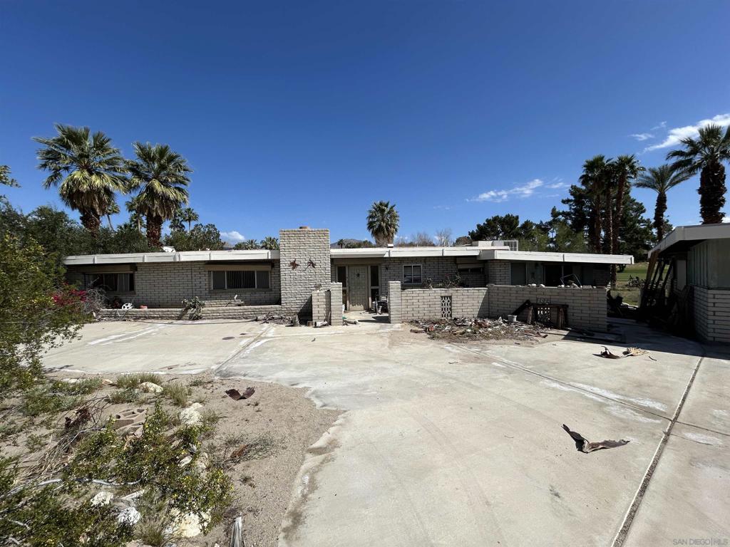 1463 De Anza