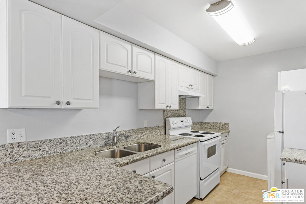 351 N Hermosa Drive 3A1