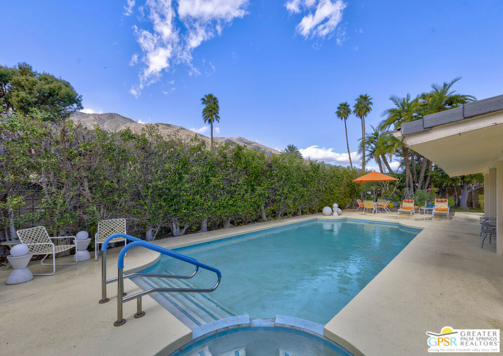 2607 S Calle Palo Fierro