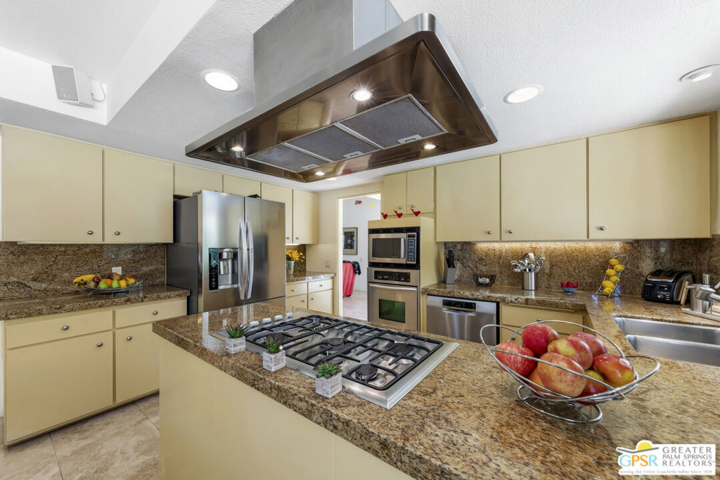 2607 S Calle Palo Fierro